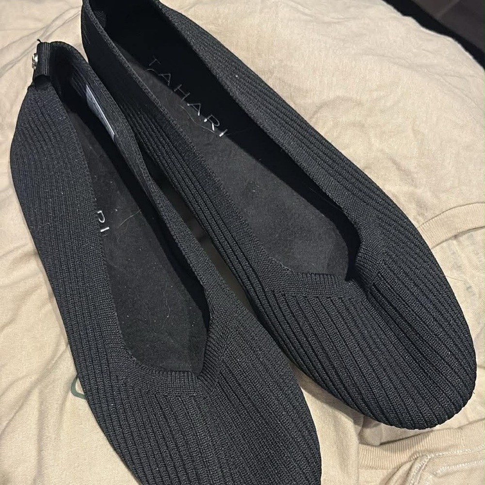 Black Women's Flats
